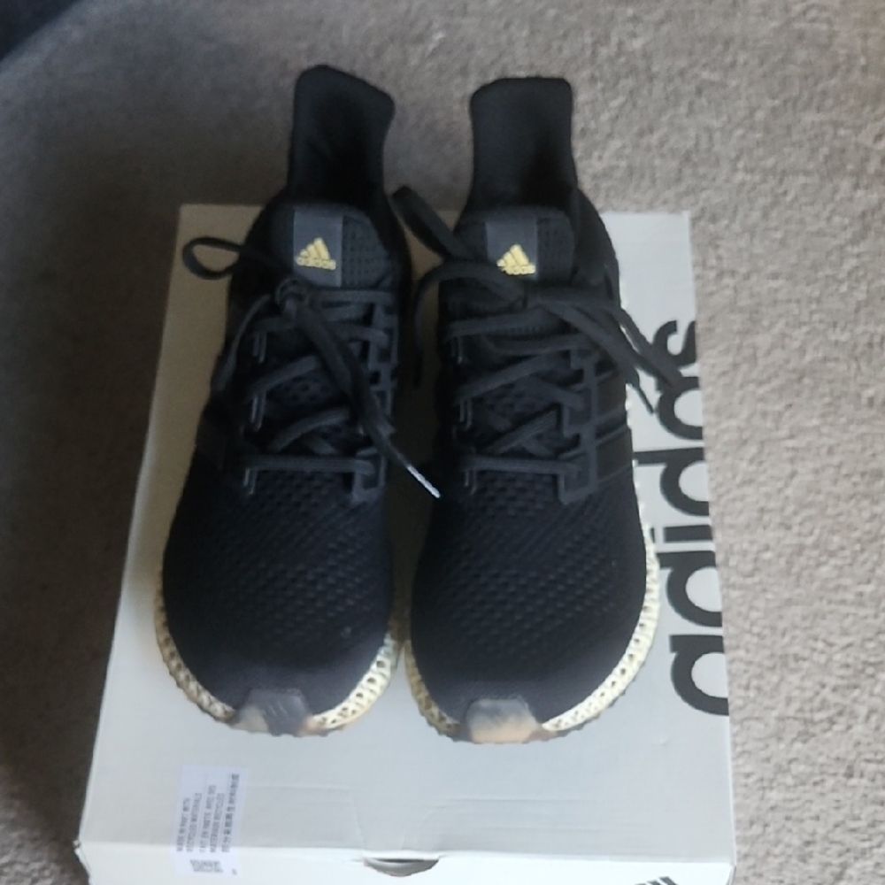 ♥️adidas Ultra 4D Running Shoes - Black and Gray♥️ - Picture 2 of 10